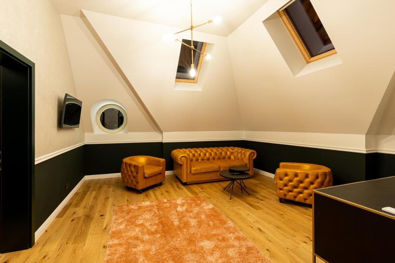 Boutique Hotel Cocosul De Aur Târgu-Mureş 외부 사진